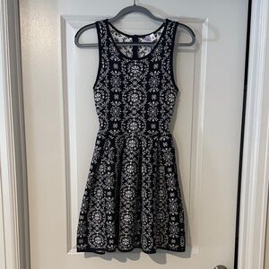 Alya Black and White Patterned Dress